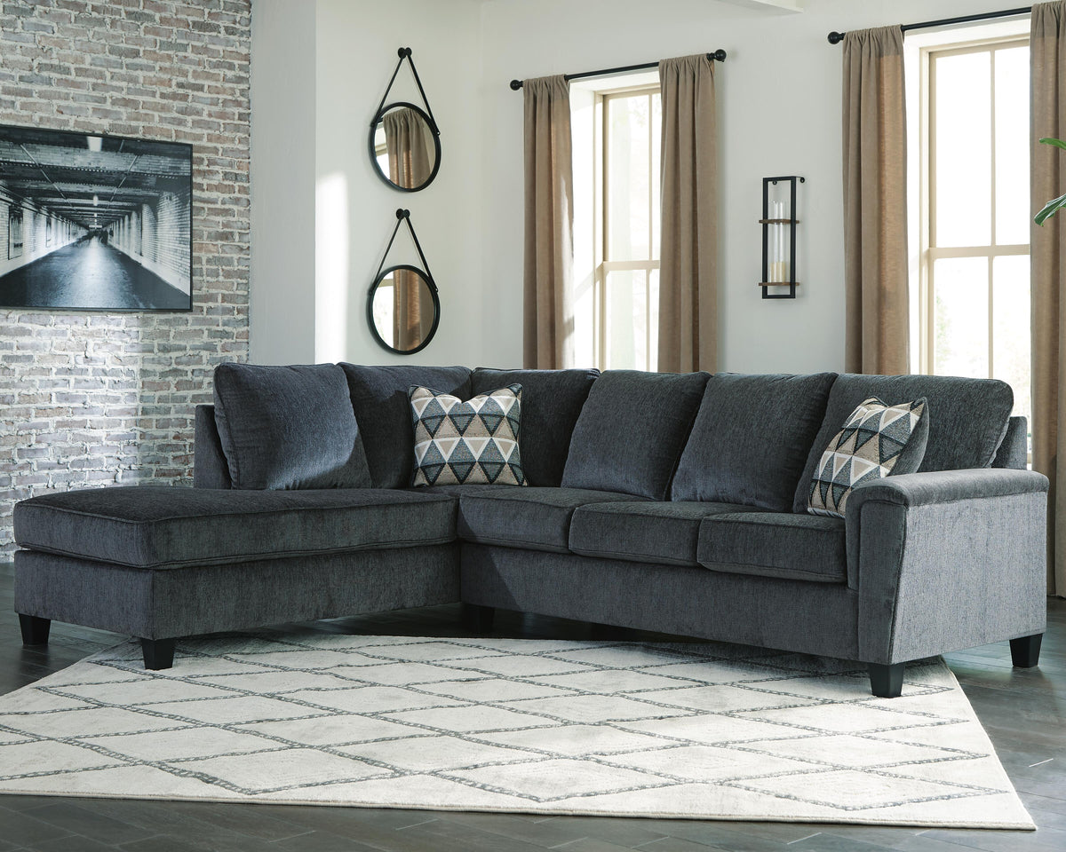 Yamba 2-Piece Sectional with Chaise in Smoke II