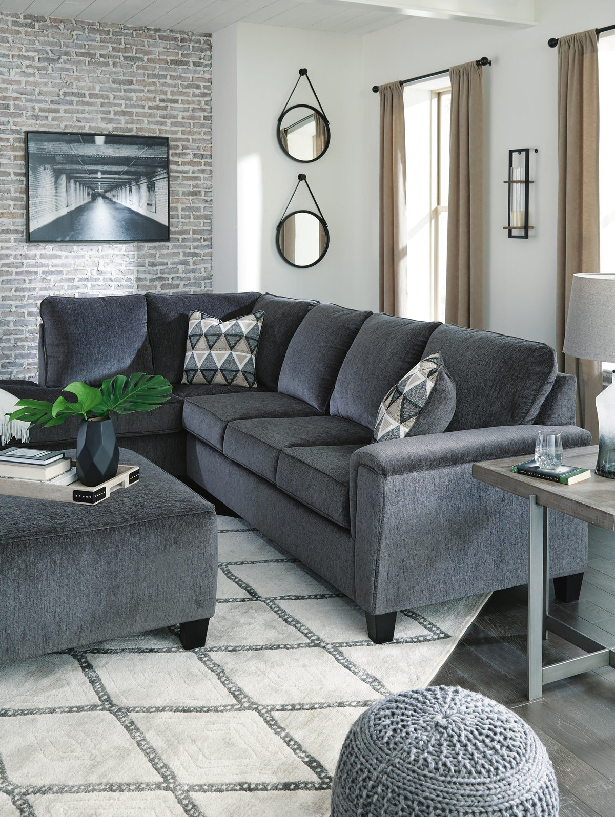 Yamba 2-Piece Sectional with Chaise in Smoke II