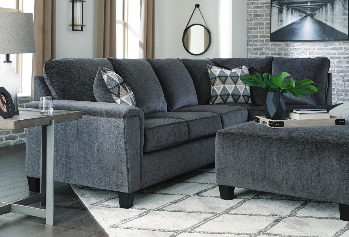 Yamba 2-Piece Sectional with Chaise in Smoke
