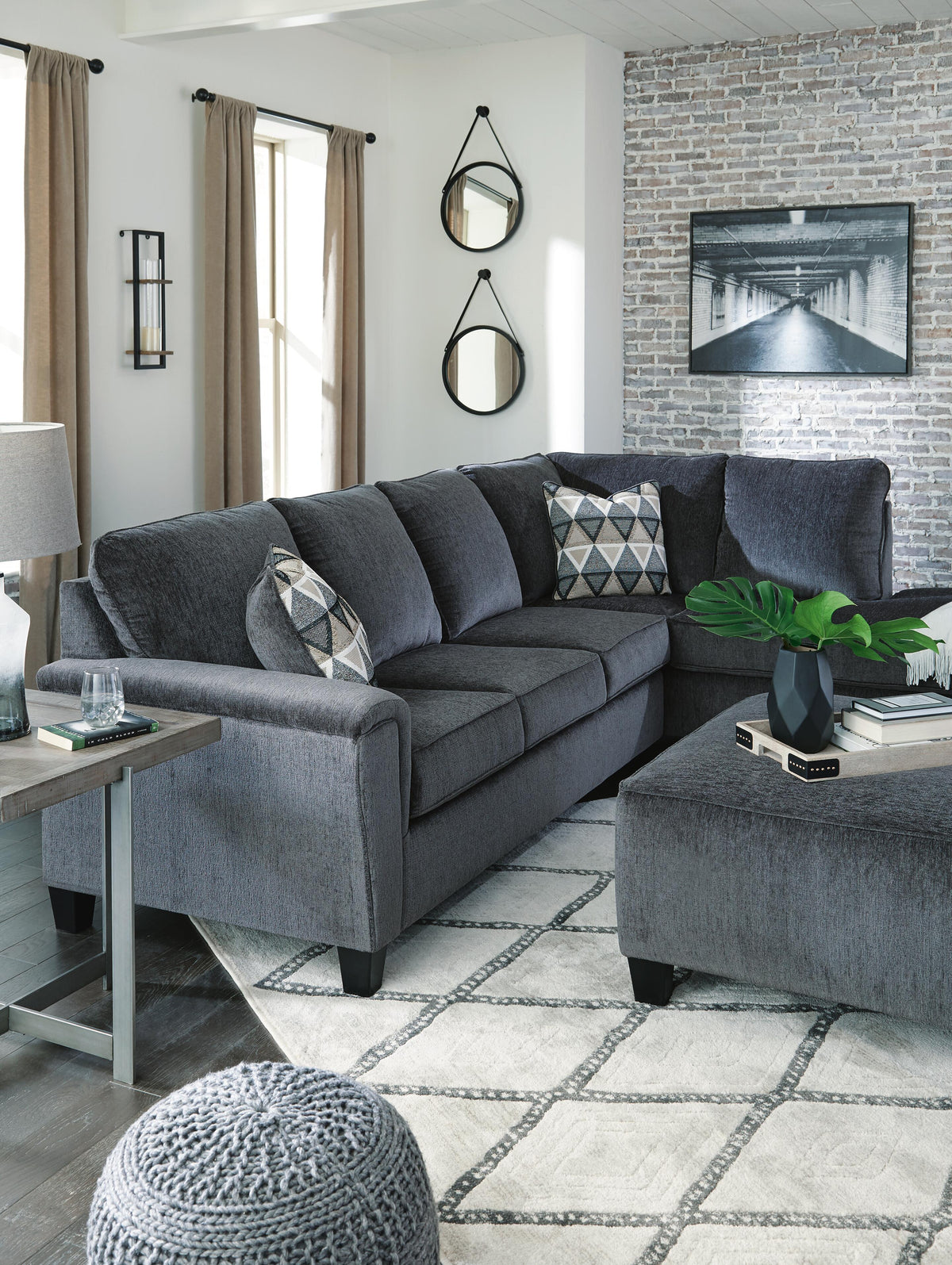 Yamba 2-Piece Sectional with Chaise in Smoke