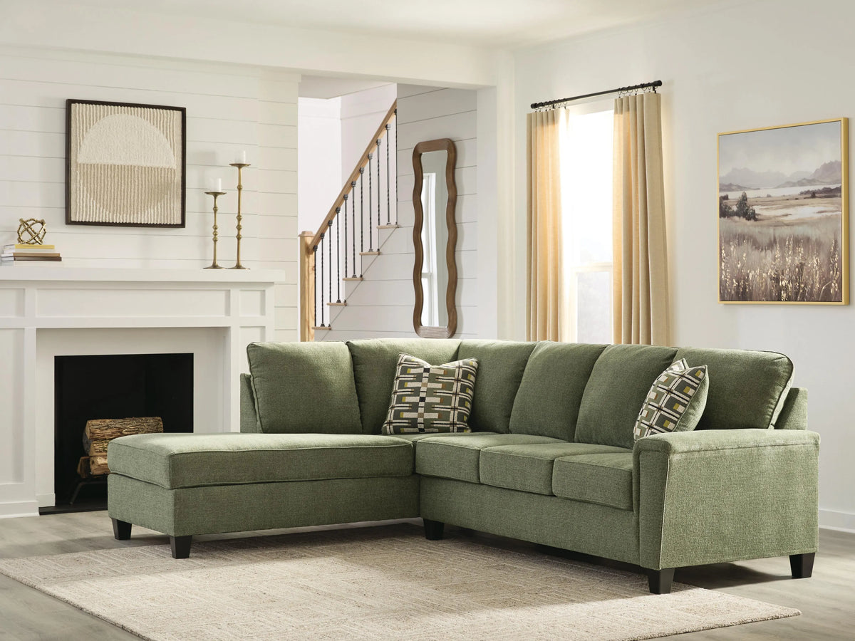 Wrenley 2-Piece Sectional with Chaise in Clover II