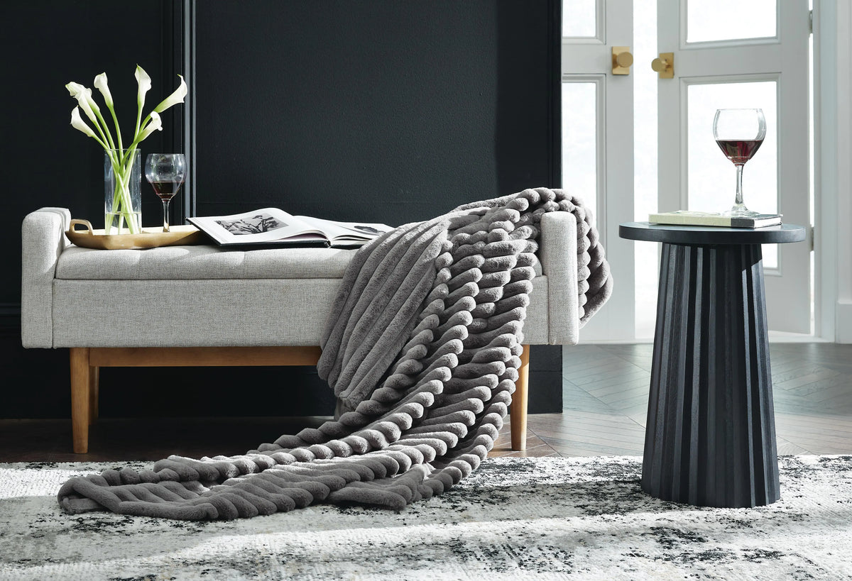 Vantage Vale Throw (Set of 3) in Gray