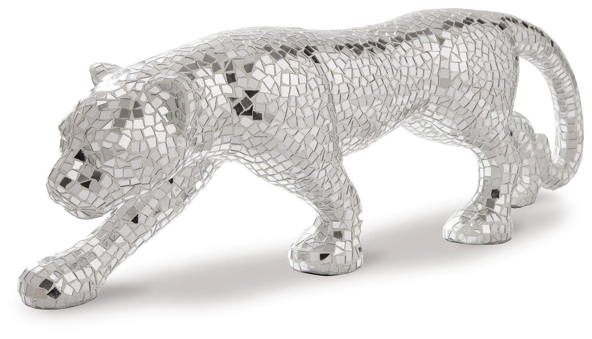 Kade Park Panther Sculpture in Mirror