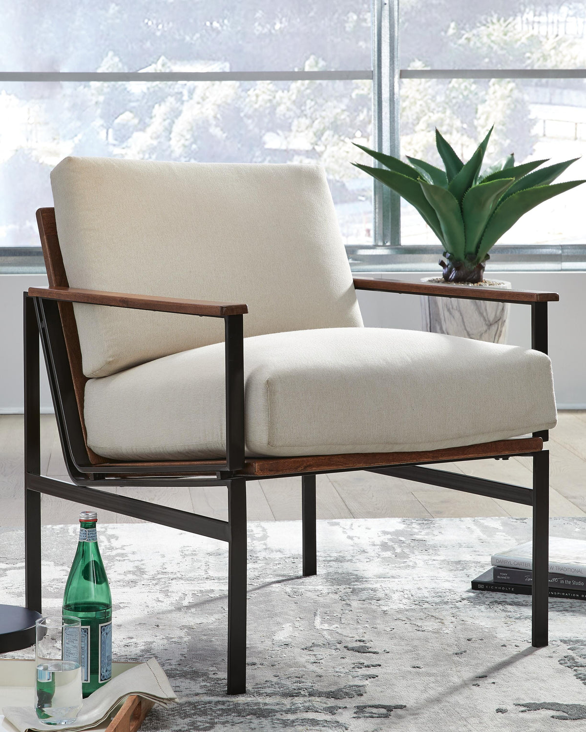 Valcourt Bay Accent Chair