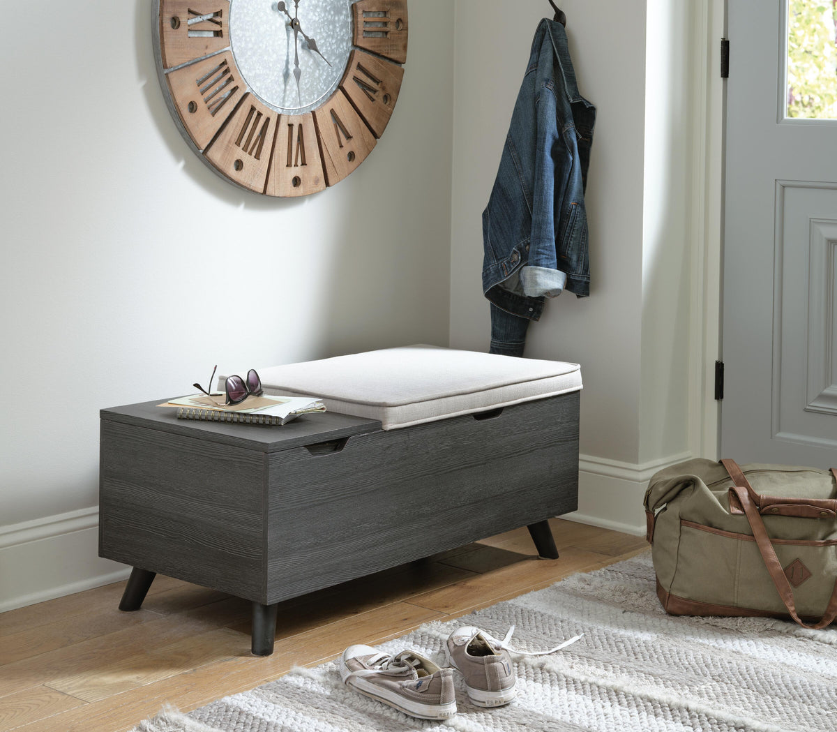 Wrenlee Bay Storage Bench