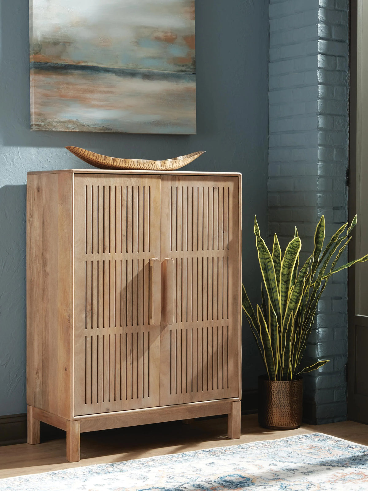 Sinclair Bay Bar Cabinet