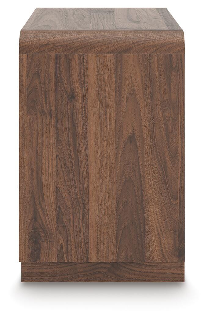 Sinclair King Panel Bed and 2 Nightstands