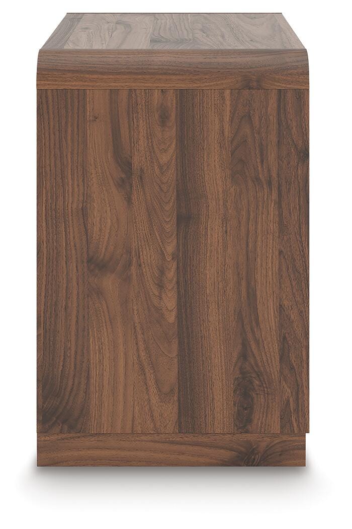 Sinclair King Panel Bed and 2 Nightstands