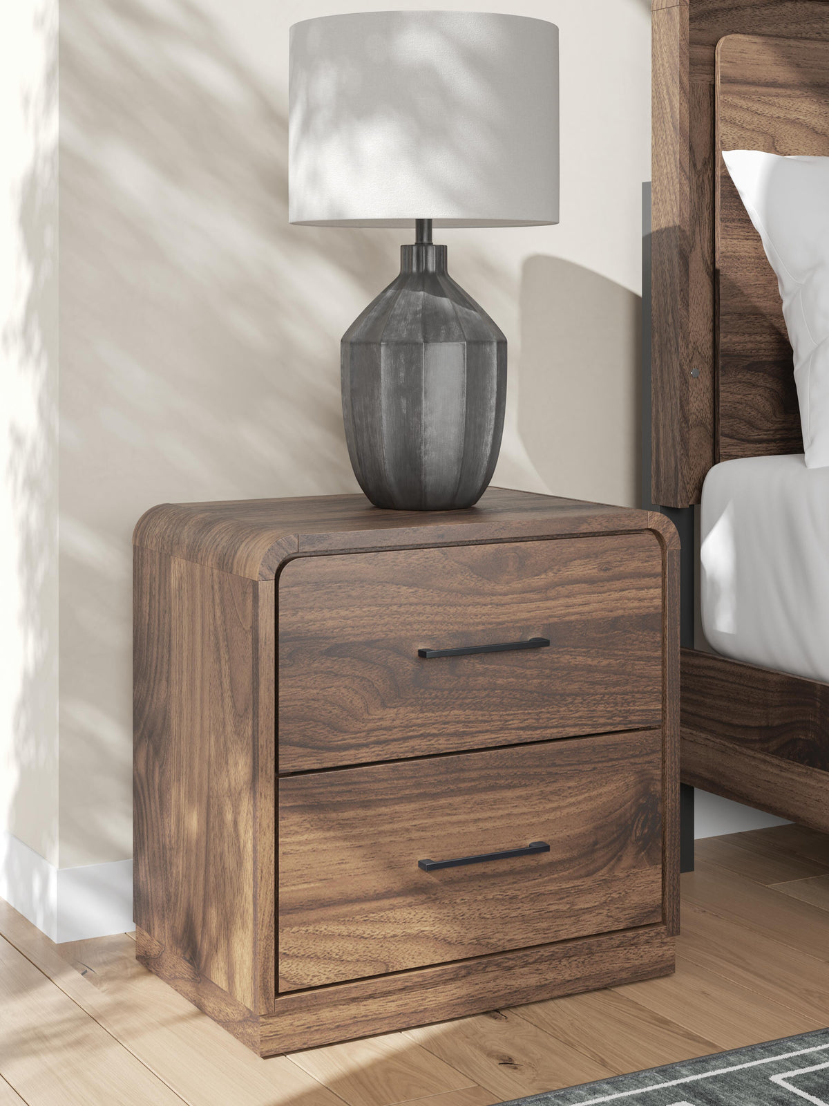 Sinclair King Panel Bed and 2 Nightstands