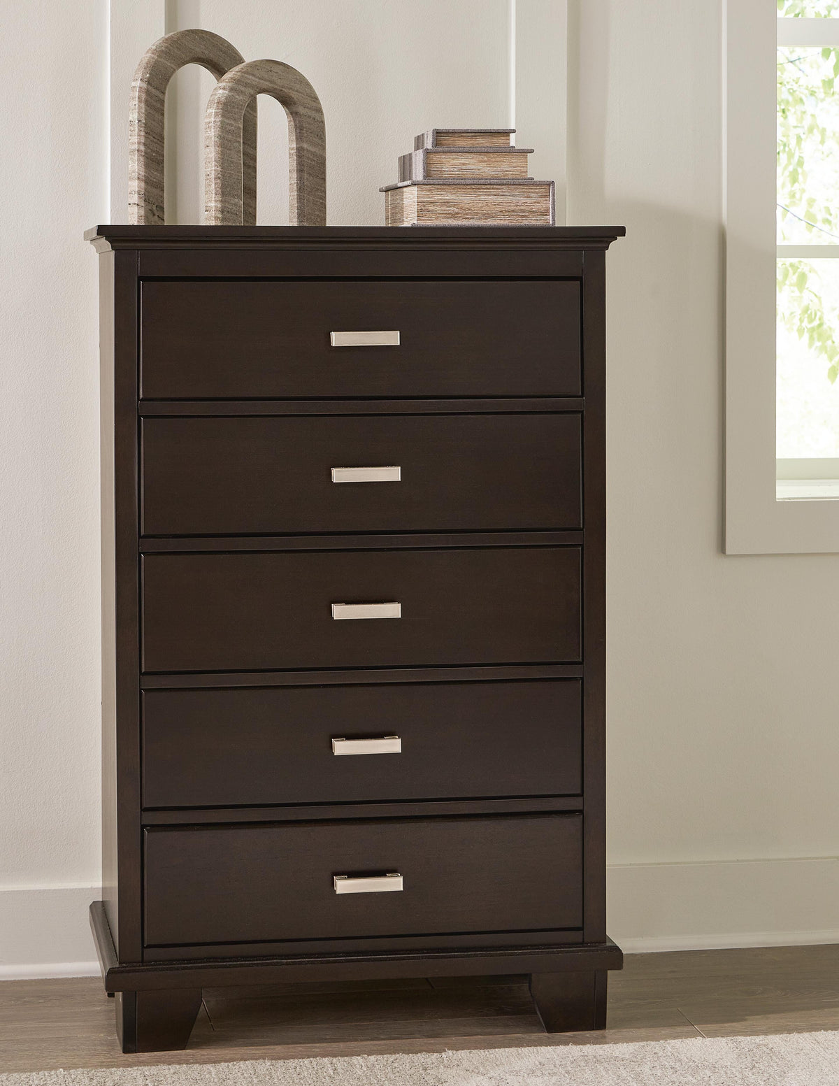 Kensworth Full Panel Bed with Chest and Nightstand