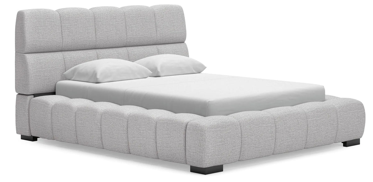 Reeve Vale Queen Upholstered Bed