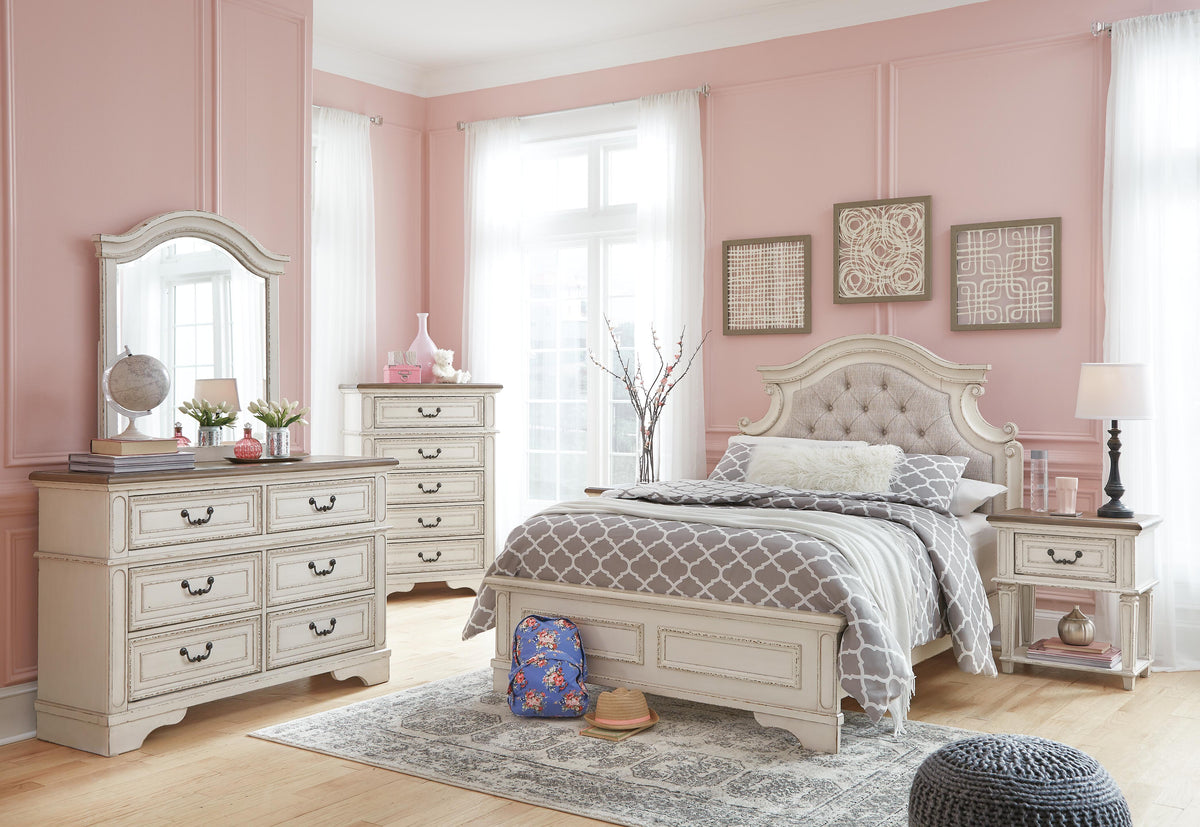 Barnwell Chest of Drawers in Chipped White