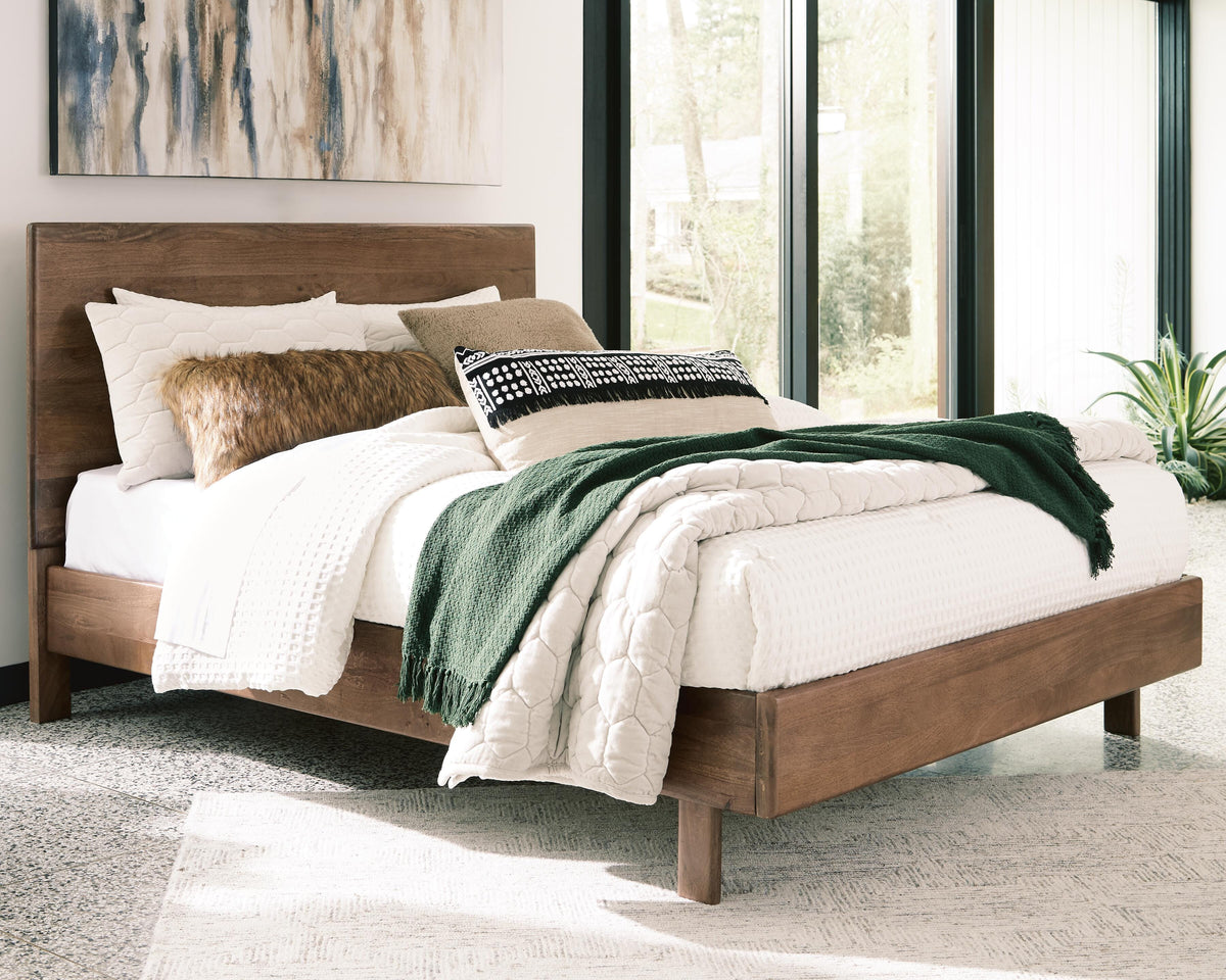 Oakmere King Panel Bed
