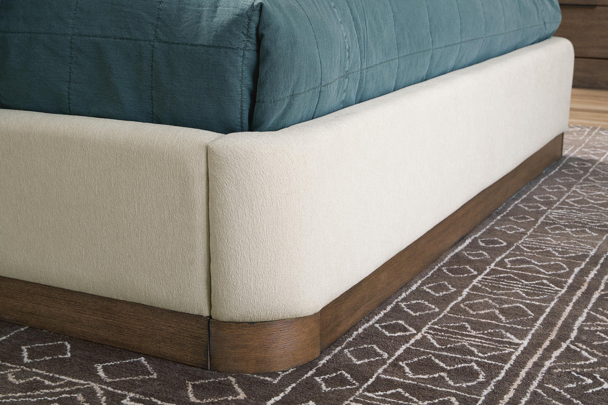 Halyard King Upholstered Bed in Medium Brown