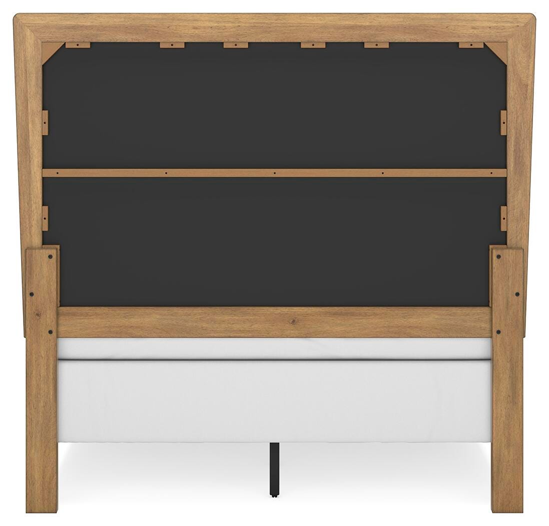 Harrow Queen Panel Bed with Dresser and Mirror