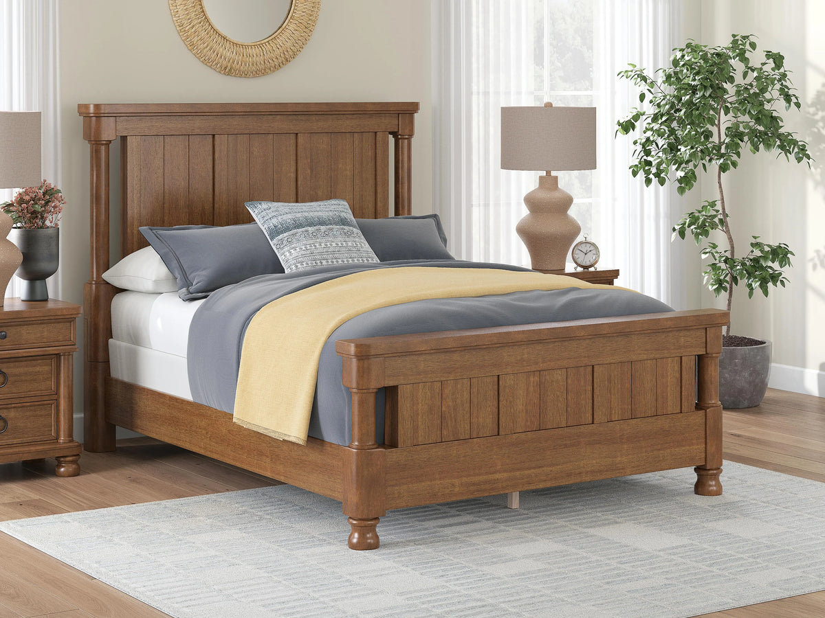 Hollis Queen Poster Bed in Brown
