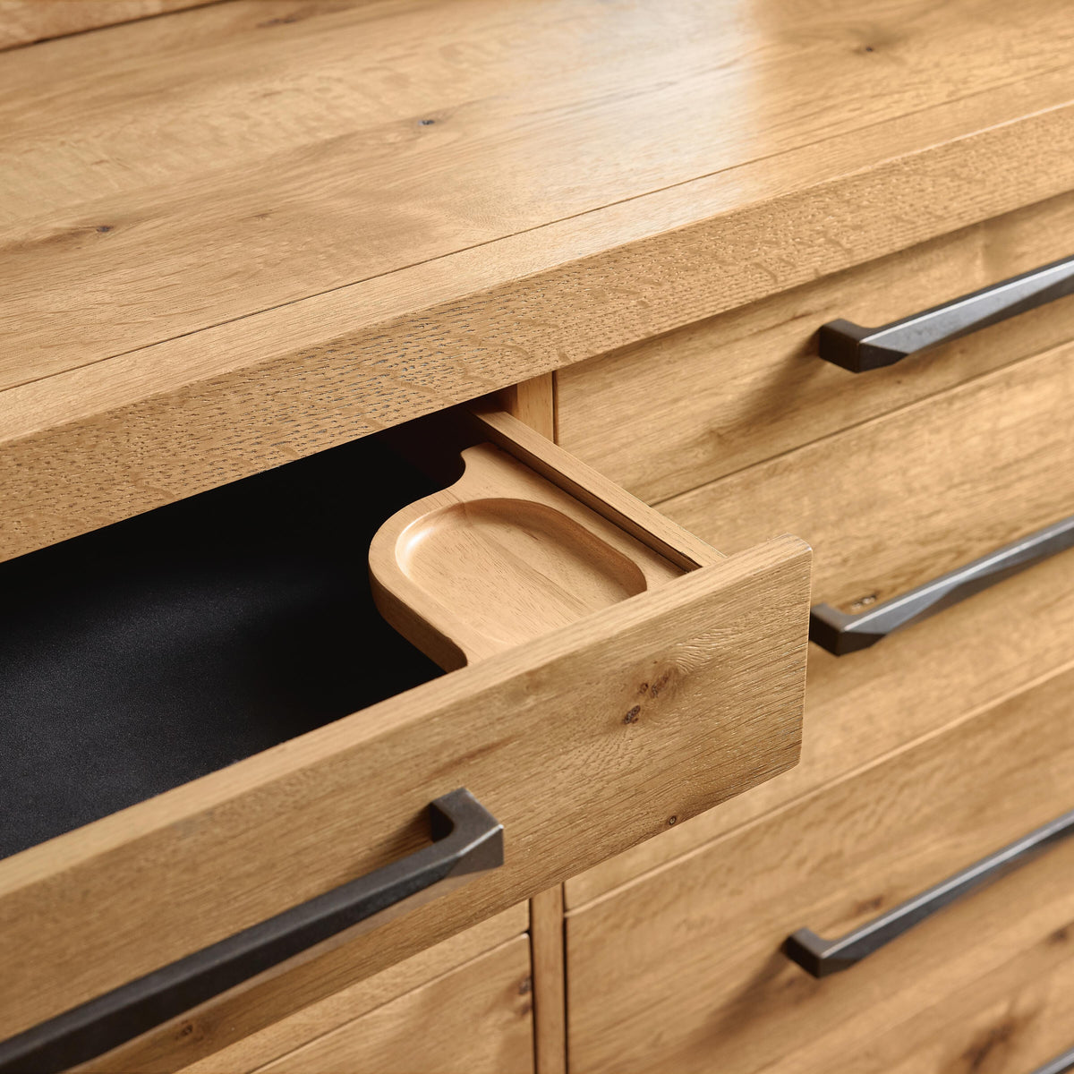 Solerno Dresser