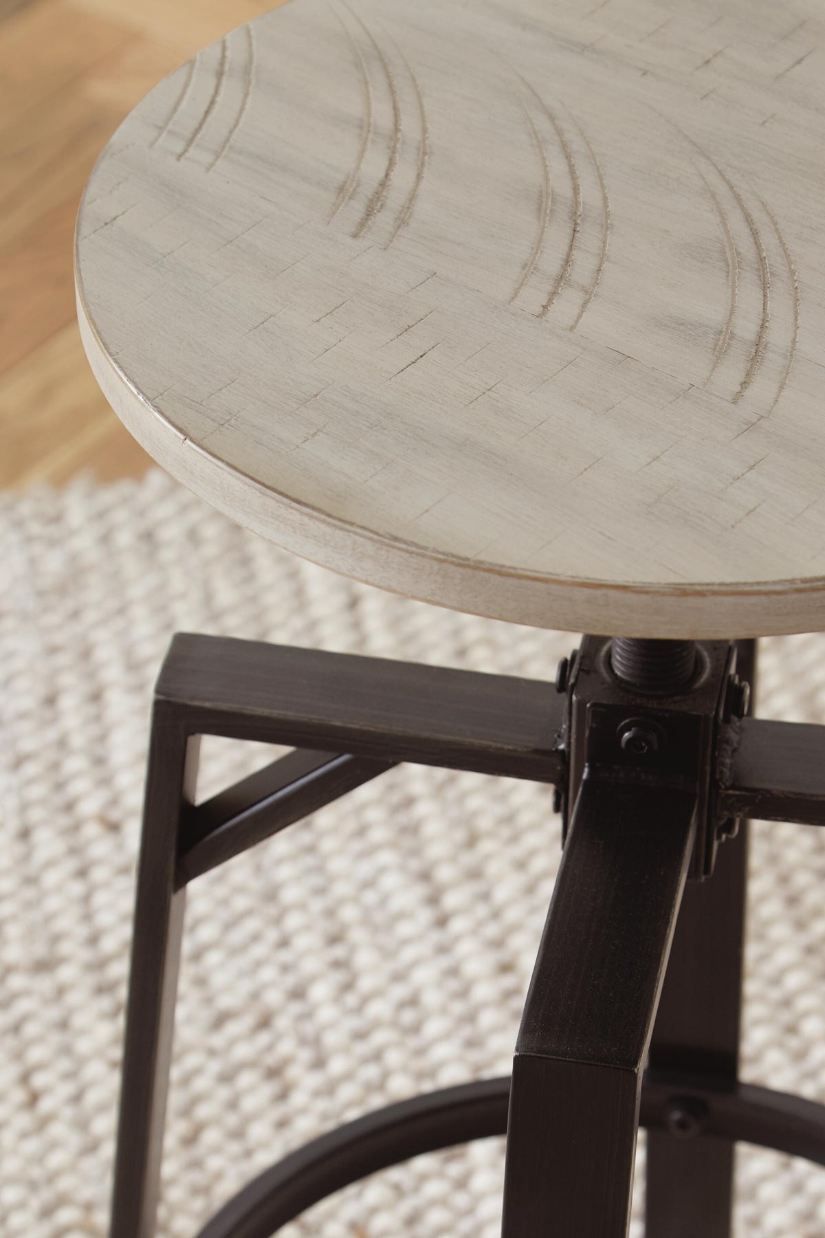 Guyra Counter Height Stool