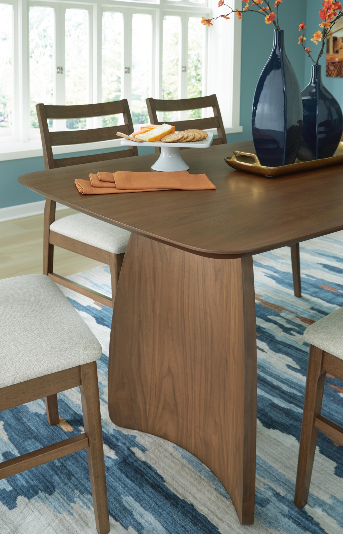 Kingsley Park Dining Table