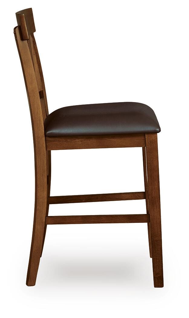Pennwick Counter Height Dining Table and 4 Barstools in Default