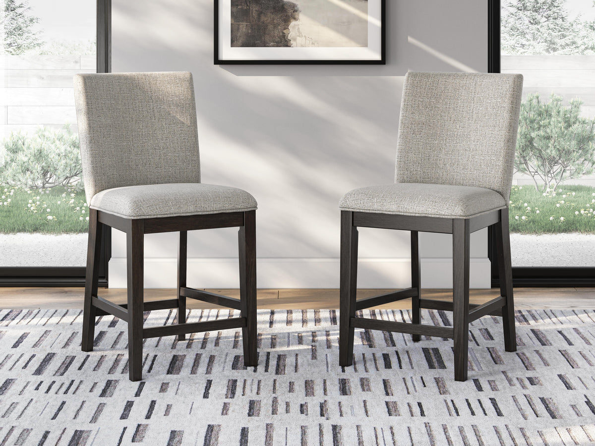 Thornbury Counter Height Dining Table and 4 Barstools
