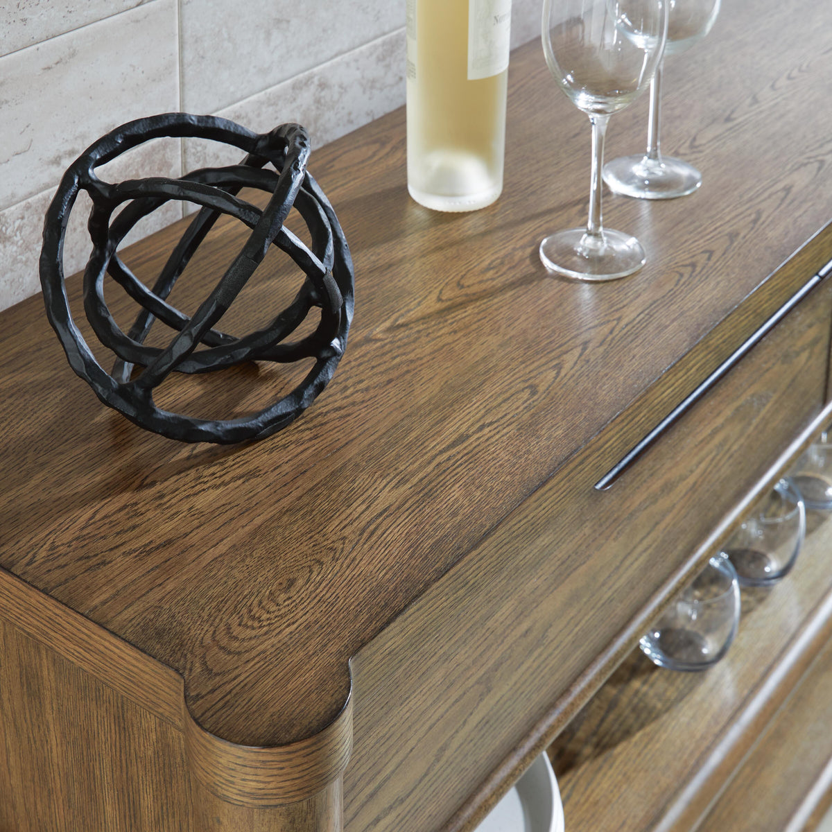 Delano Dining Server