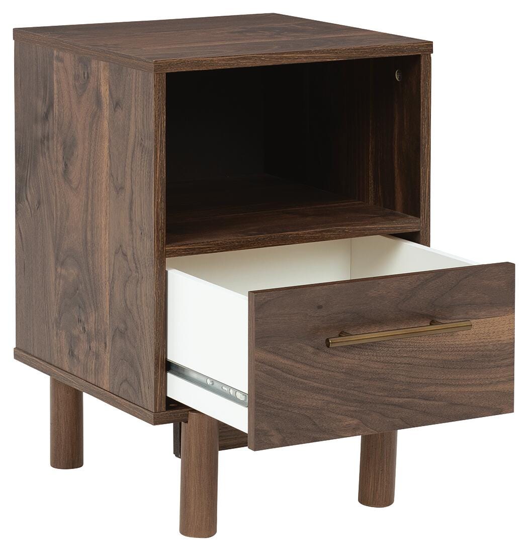 Kade Bay Queen Panel Platform Bed with Dresser and Nightstand