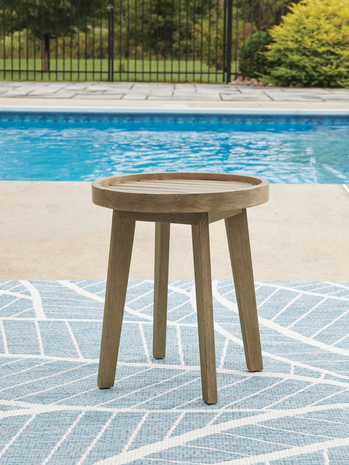 Poppy Hill Outdoor End Table