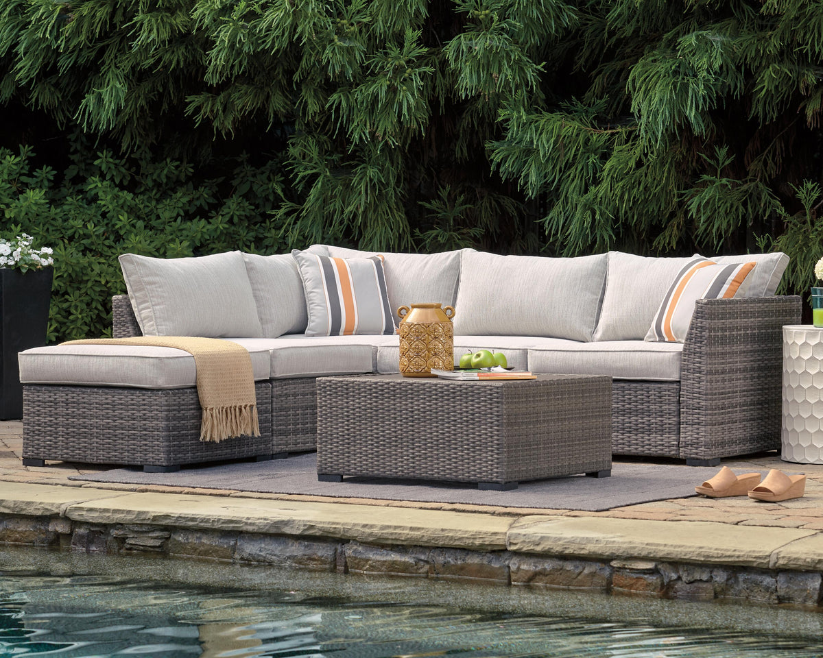 Vantage Cross 4-piece Outdoor Sectional Set
