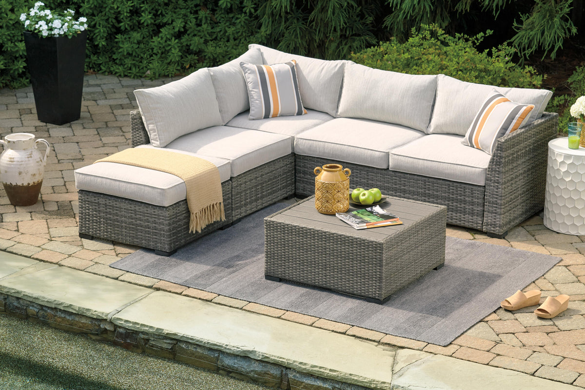 Vantage Cross 4-piece Outdoor Sectional Set