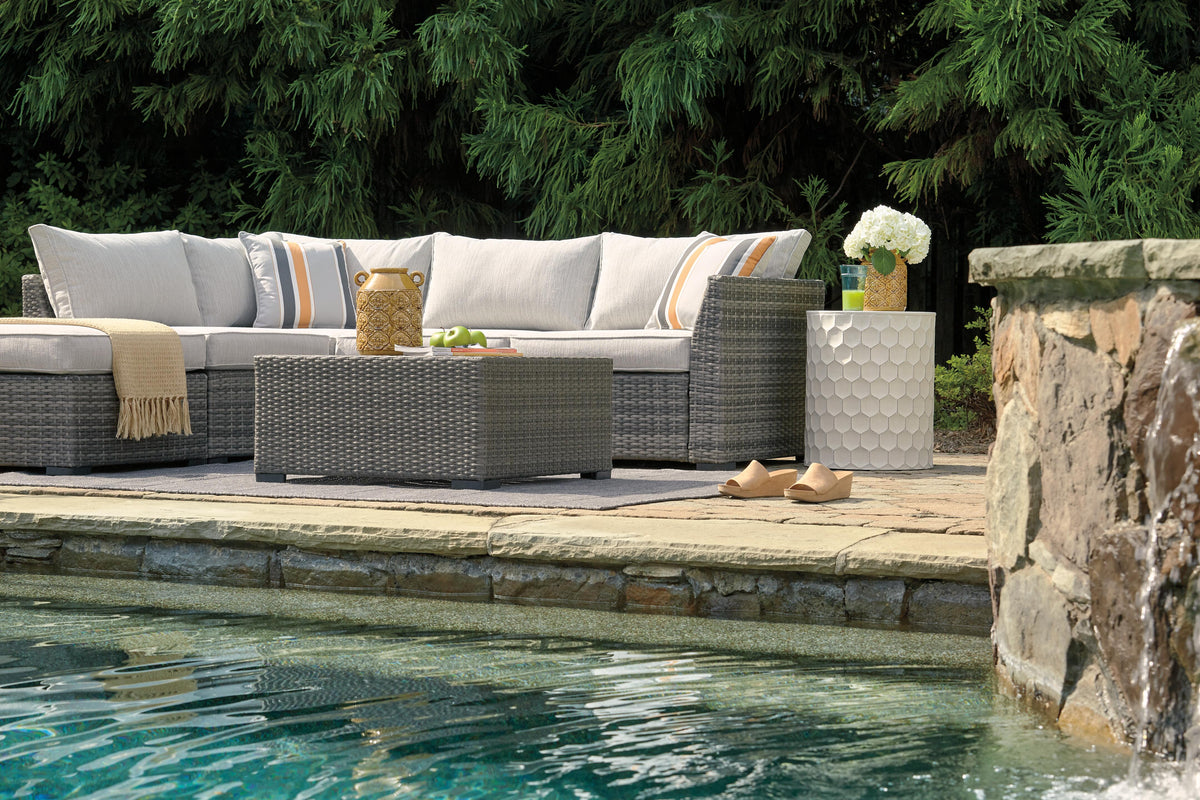 Vantage Cross 4-piece Outdoor Sectional Set