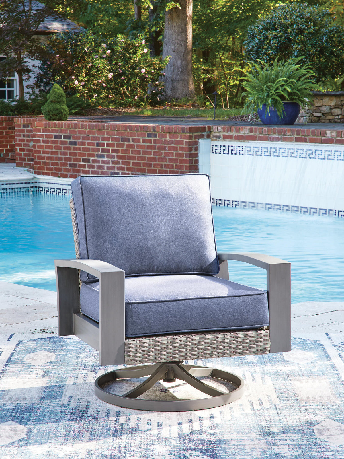 Kellan Bay Outdoor Swivel Lounge Chair with Cushion