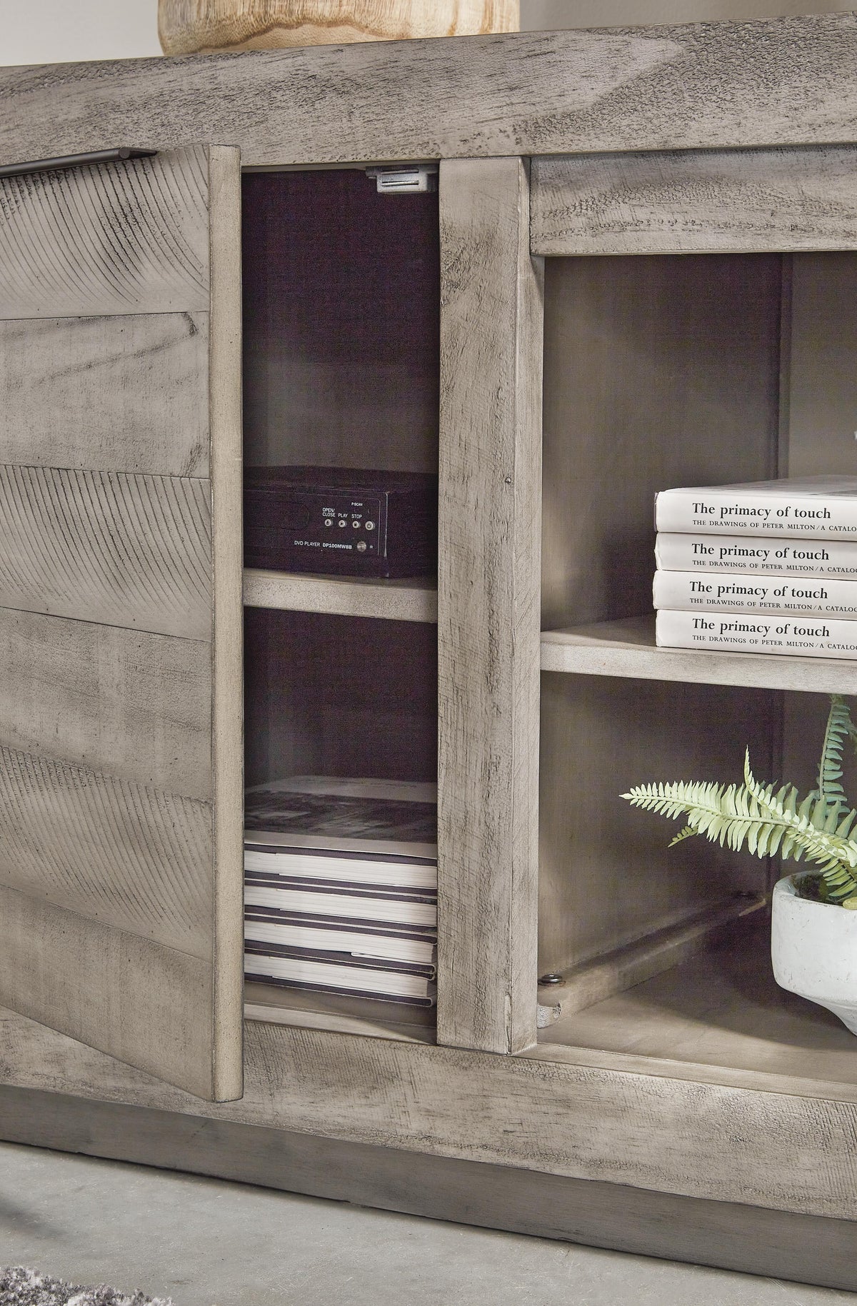 Halvin TV Stand