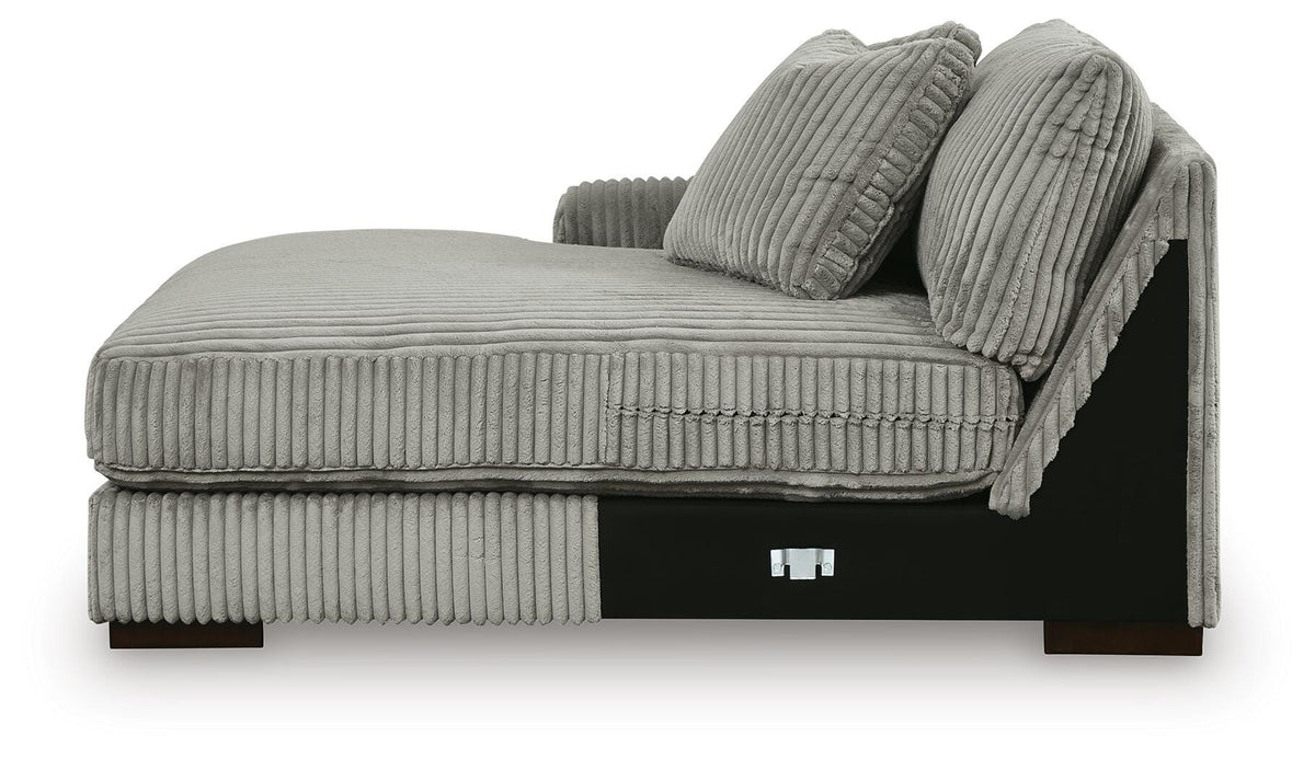 Bawley 3-Piece Sectional with Chaise in Fog