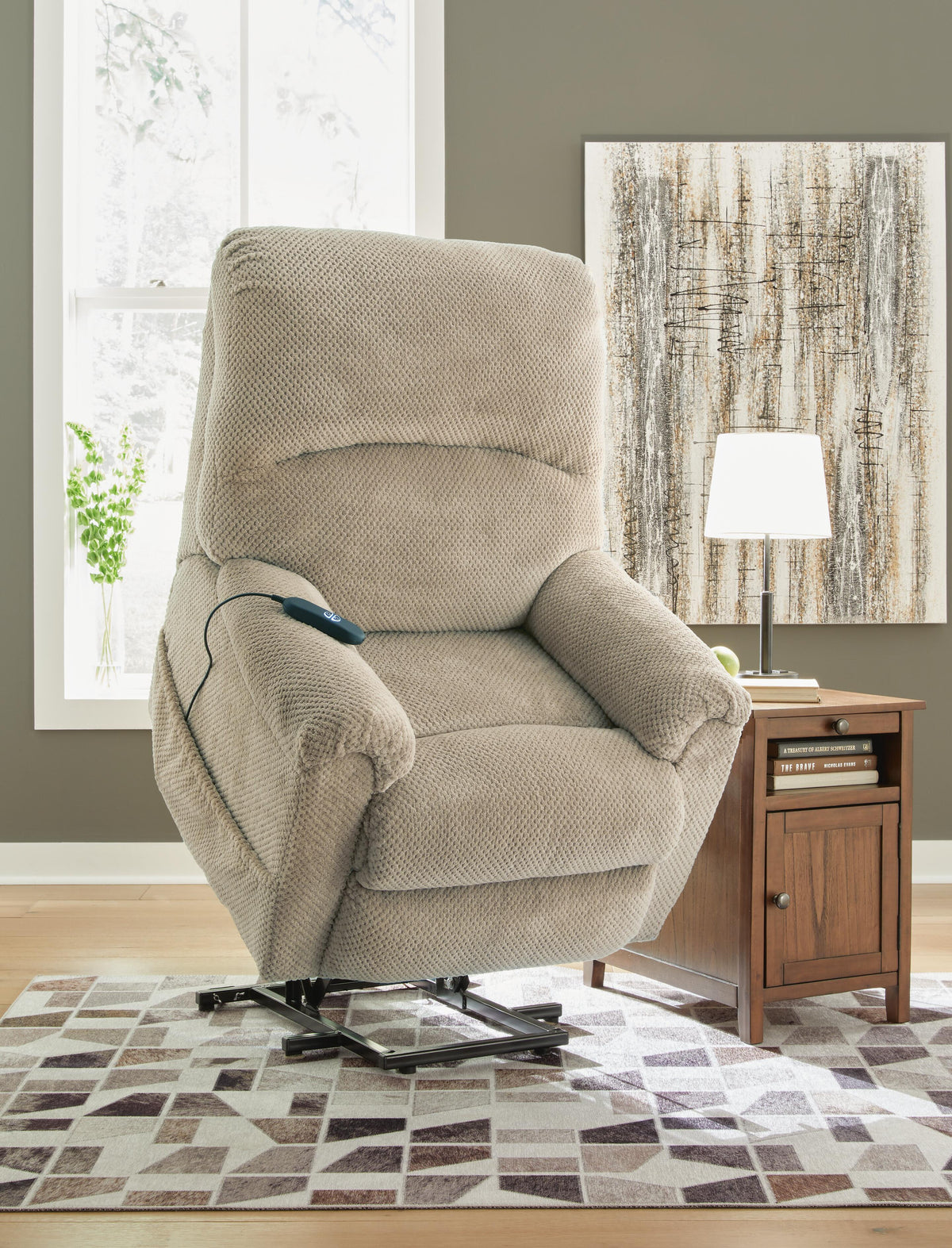 Alderfield Power Lift Recliner in Toast