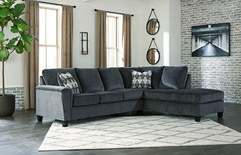 Yamba 2-Piece Sectional with Chaise in Smoke