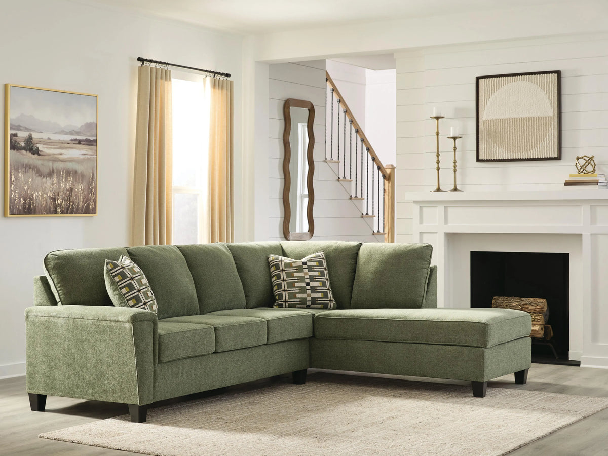 Wrenley 2-Piece Sectional with Chaise in Clover
