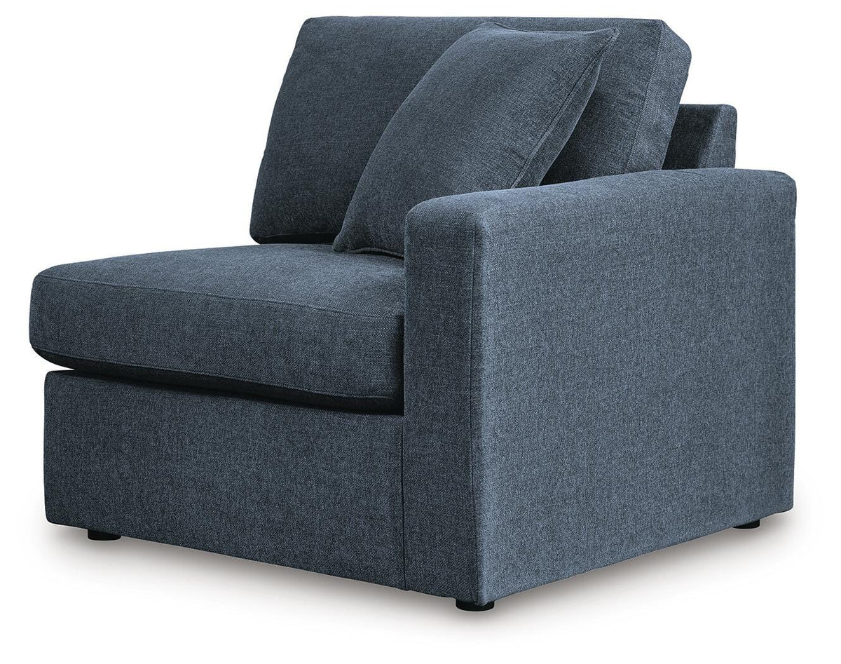Marlow 3-Piece Sectional and 2 Ottomans
