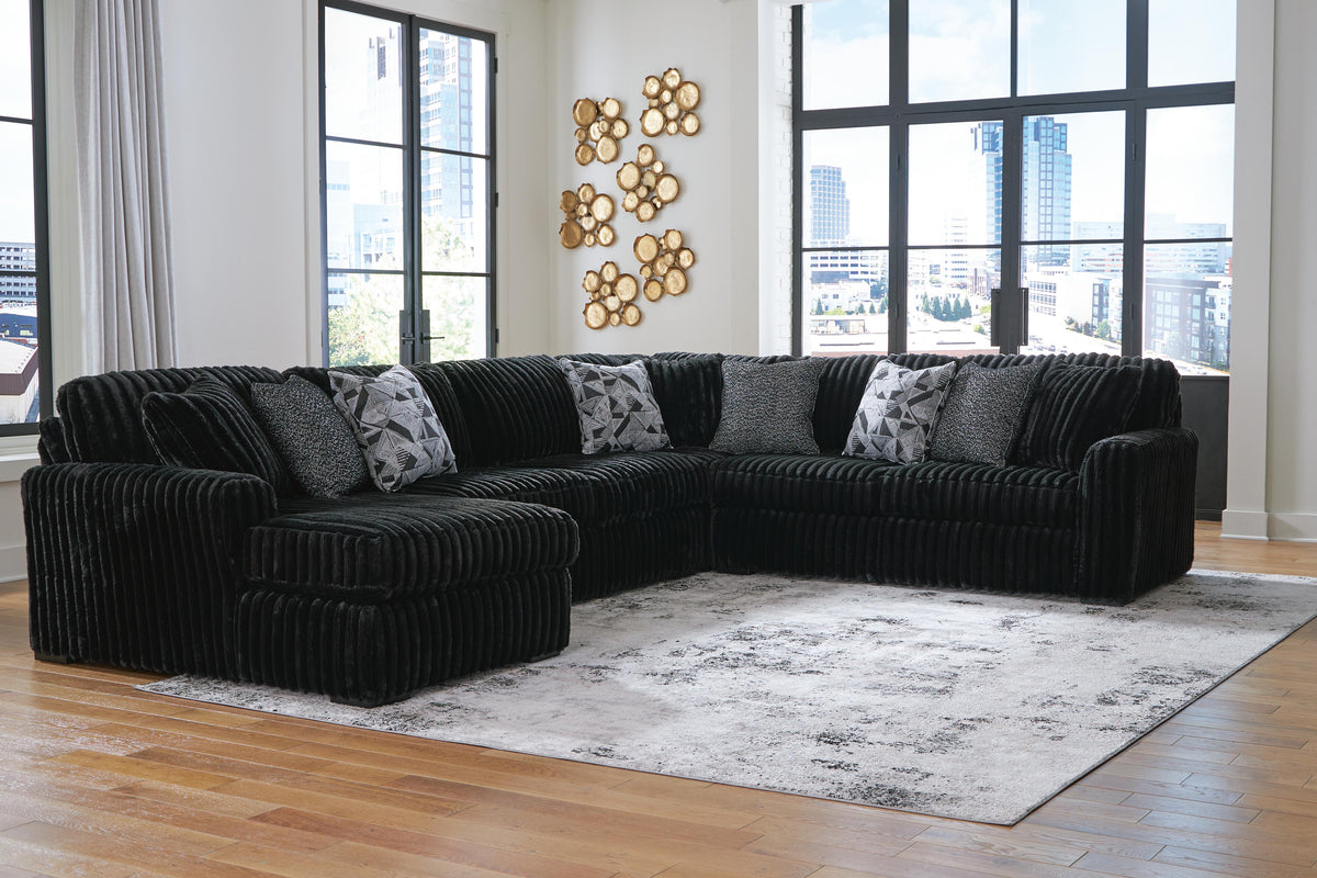 Winslow 4-Piece Sectional with Chaise in Onyx Fabric