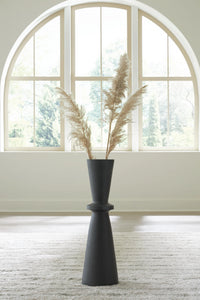 Tavo Vase II