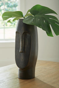 Hadleigh Bay Vase in Antique Bronze