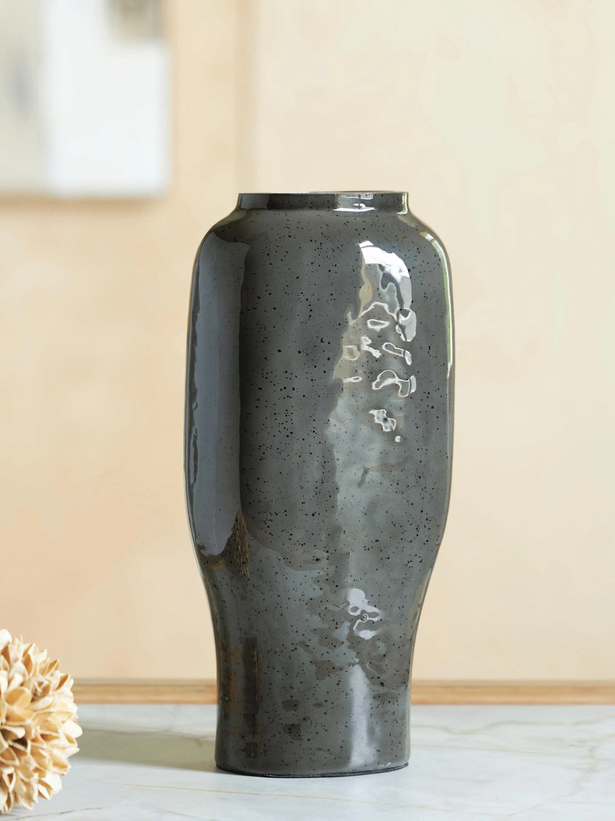 Rennik Vase II