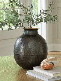 Averelle Vase II