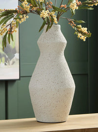 Bunga Head Vase