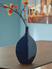 Narooma Vale Vase II