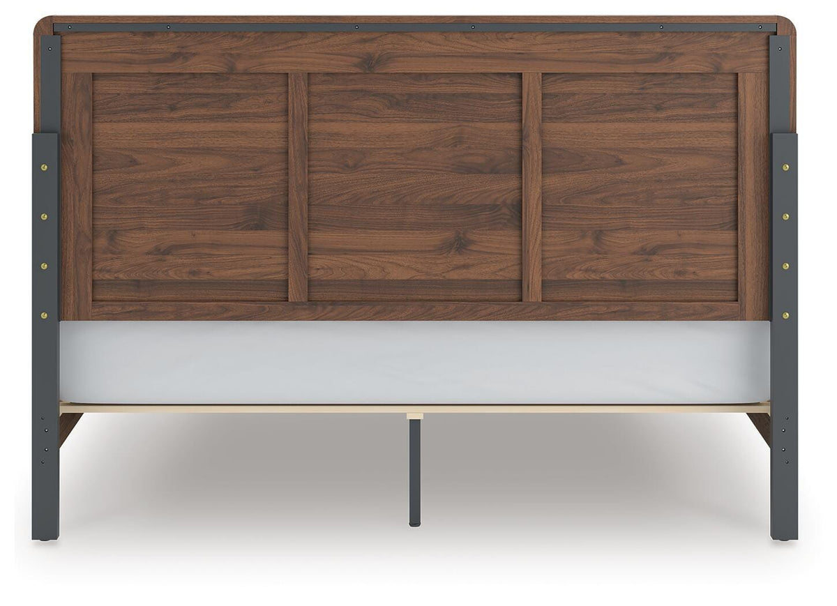 Sinclair King Panel Bed and 2 Nightstands