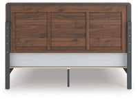 Sinclair King Panel Bed and 2 Nightstands