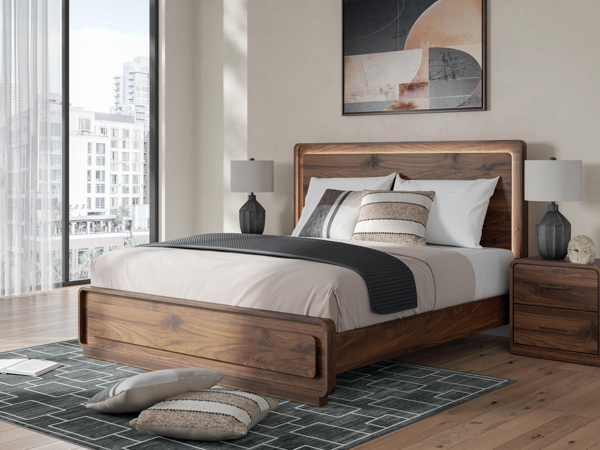 Sinclair King Panel Bed and 2 Nightstands