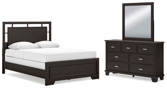 Kensworth Queen Panel Bed with Dresser and Mirror