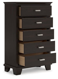 Kensworth Full Panel Bed with Chest and Nightstand